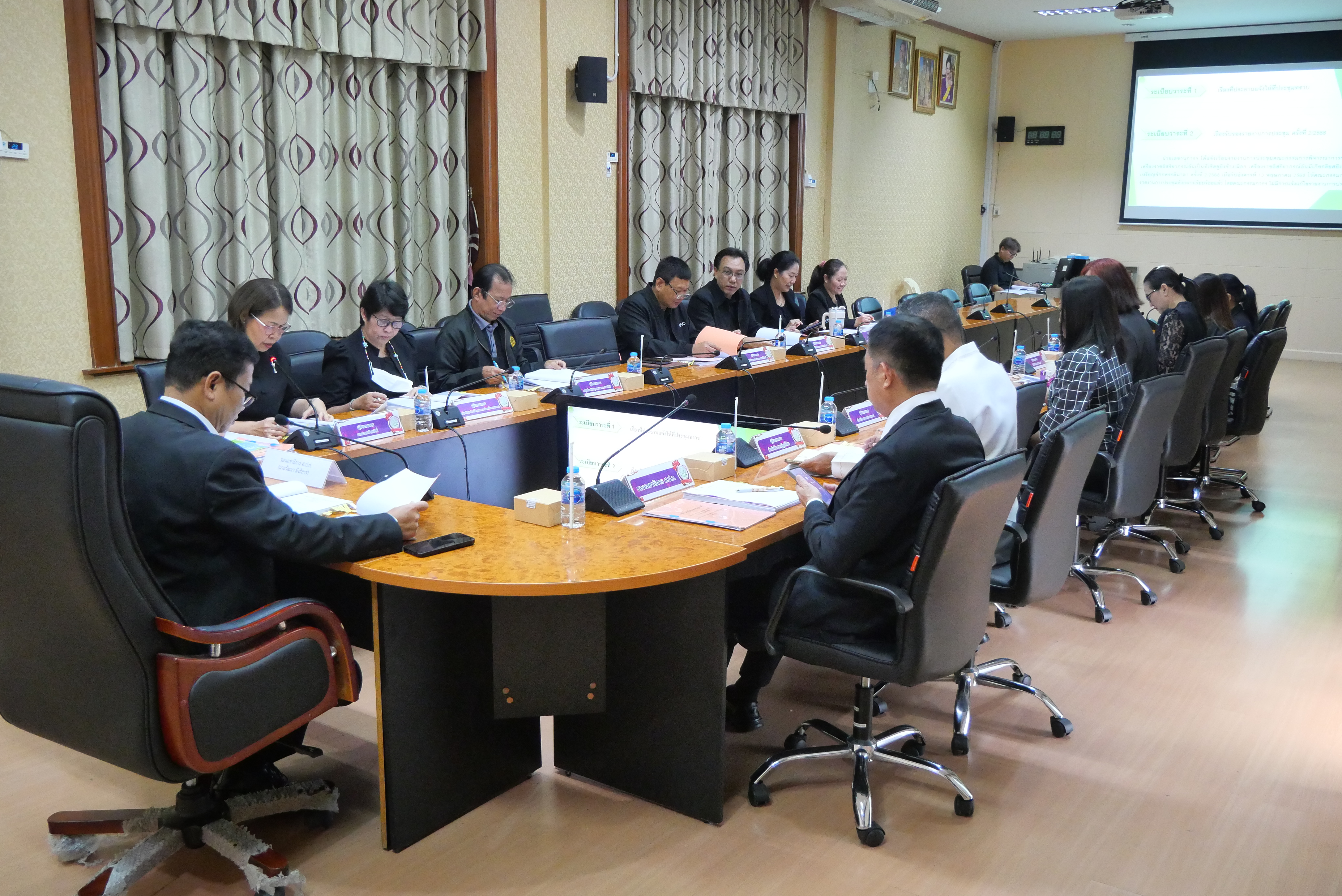 title - ส.ป.ก. ประชุมคณะกรรมการพิจารณาการขอพระราชทานเครื่องราชอิสริยาภรณ์ อันเป็นที่เชิดชูยิ่งช้างเผือก เครื่องราชอิสริยาภรณ์อันมีเกียรติยิ่งมงกุฎไทย และเหรียญจักรพรรดิมาลา ครั้งที่ 1/2569